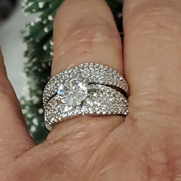 Gorgeous Diamond 2pc Ring - Picture 2 of 2
